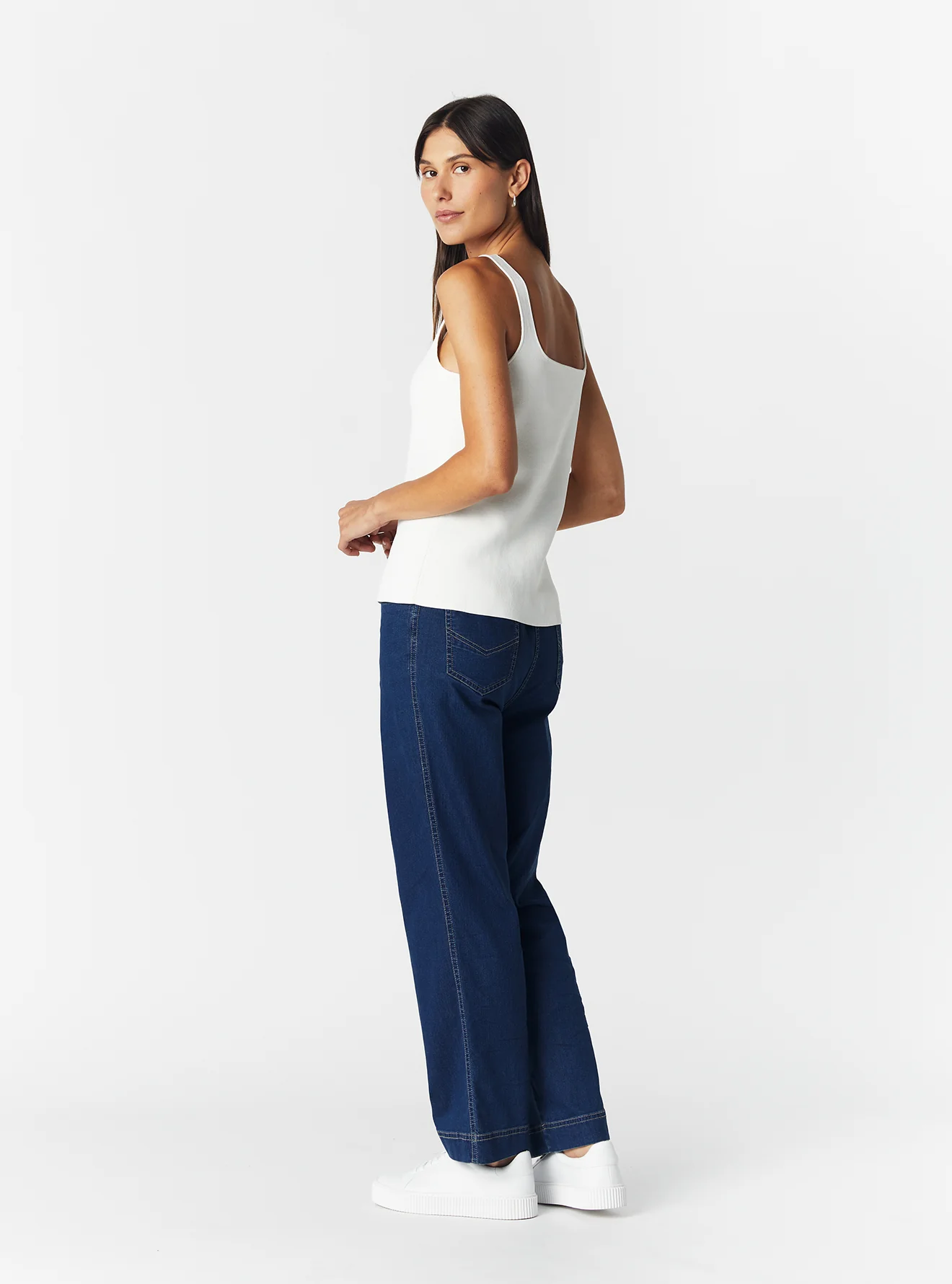 SCOOP NECK FITTED TANK - Image 3
