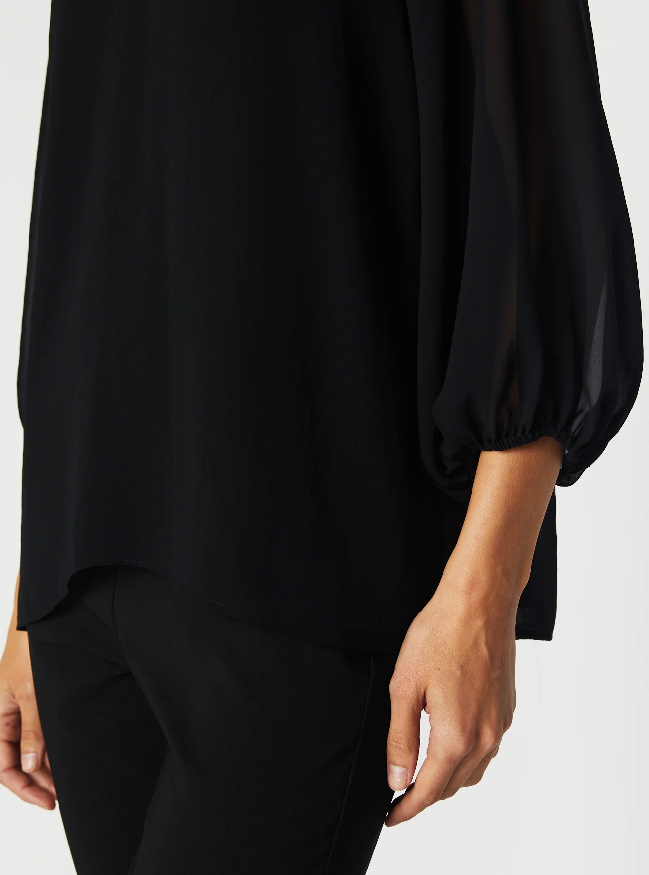 V-NECK LONG SLEEVE TOP - Image 5